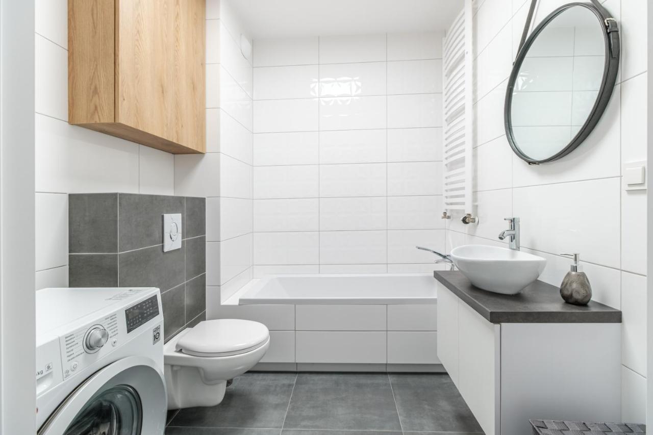 Warsaw Inside Business Centre Apartment Exterior photo